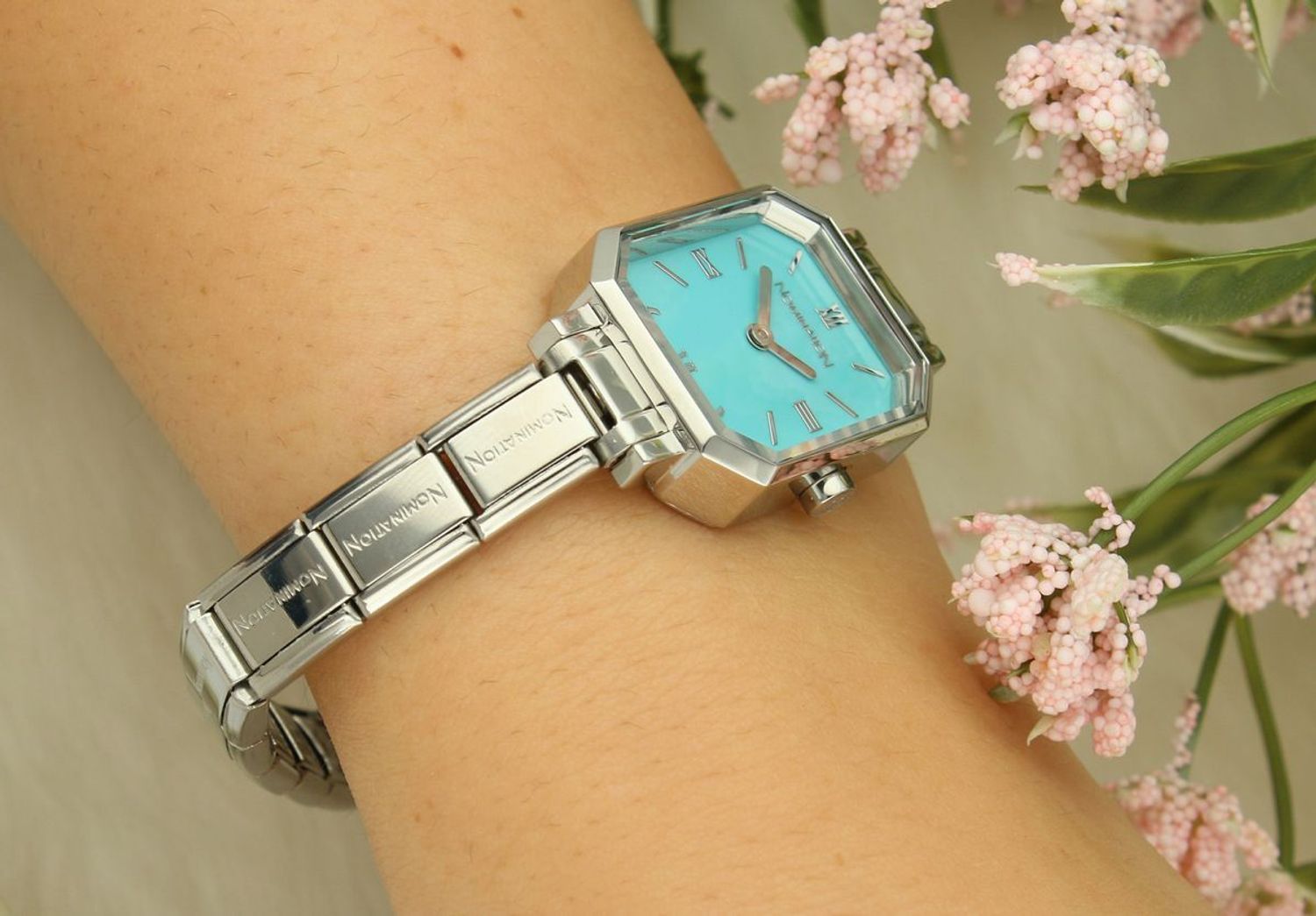 Elegancki zegarek damski Nomination Composable 076037032 z turkusową tarczą i bransoletą Composable Classic. Wymienne ogniwa, mechanizm kwarcowy Miyota, wodoszczelność 3ATM.1.jpg